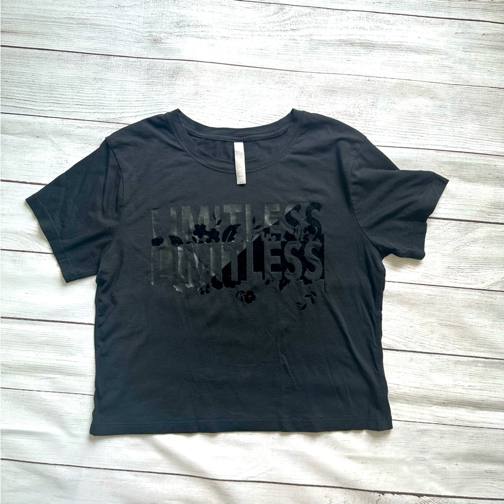 Athleta Limitless Boxy crop Short Sleeve Tee Black Crushed Velvet Size medium